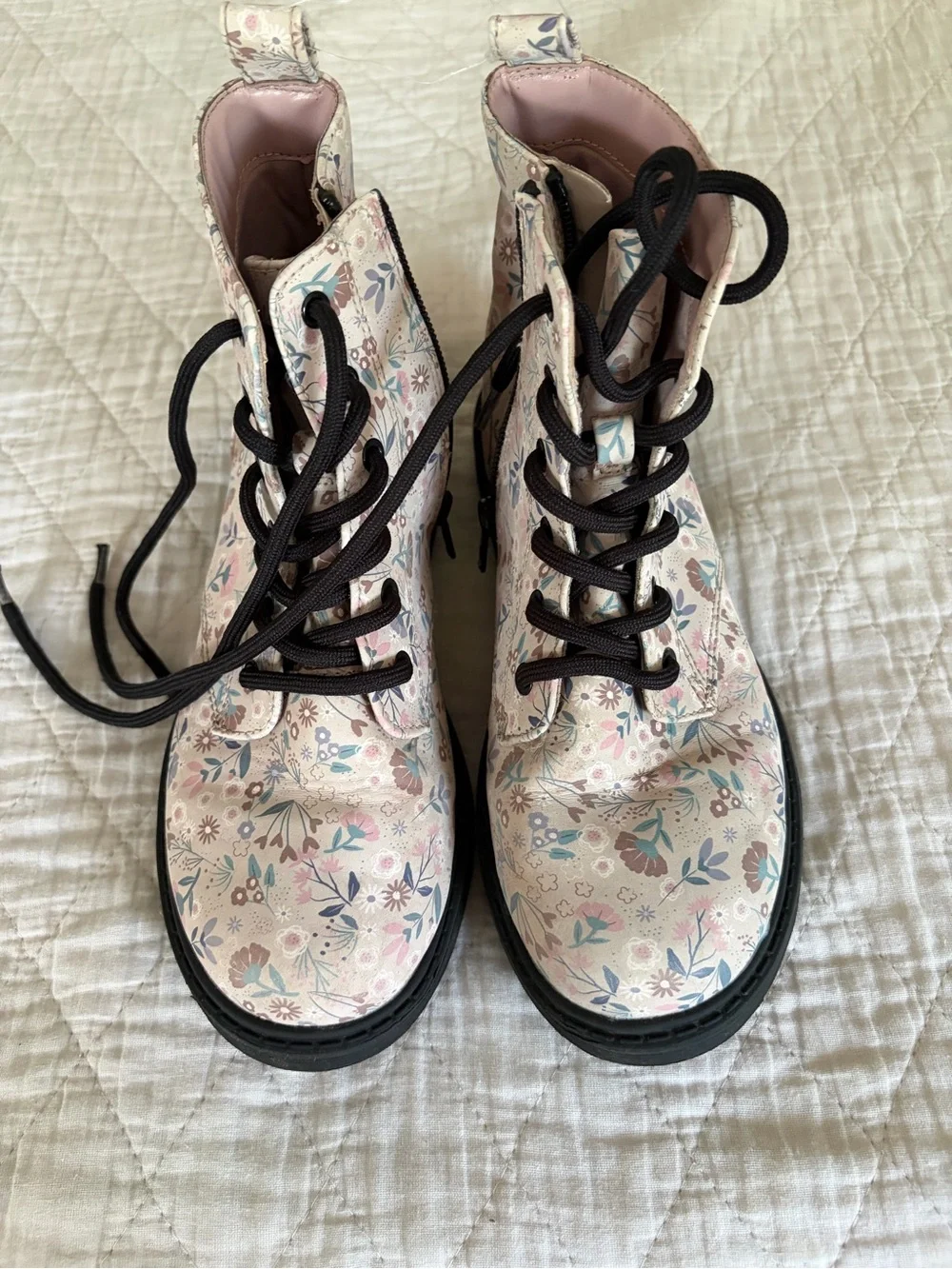 Art Class Zoe Floral Print Side Zip & Lace Combat Pink Boots Girls Size 4 Youth